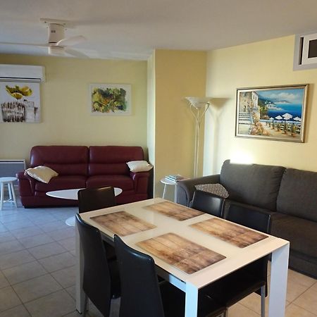 Appartement 6 Personnes Face A La Mer Cagnes-sur-Mer Bagian luar foto